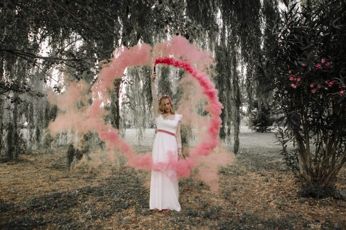 humo color en boda